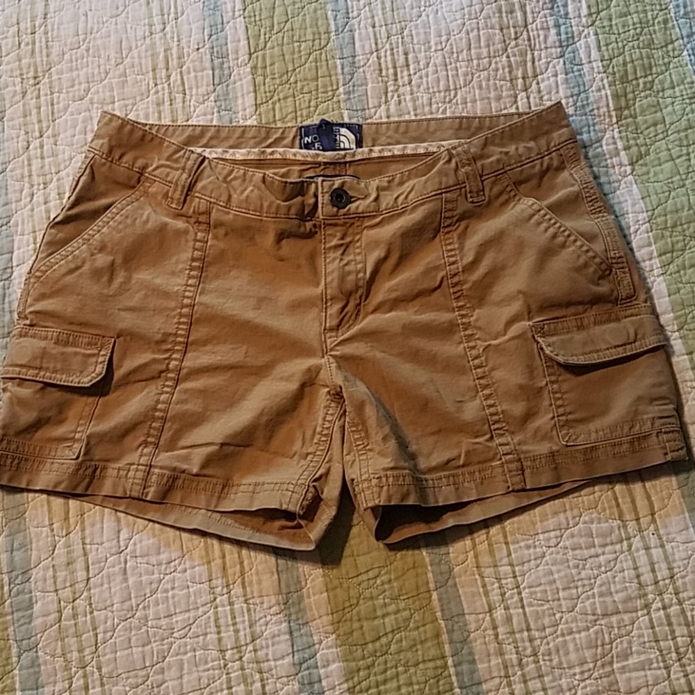 BNWOT North Face shorts size 8